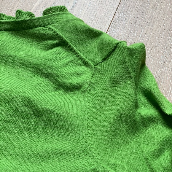 Cardigan V Neck + Ruffle Detail XS Buttons - Picture 3 of 6